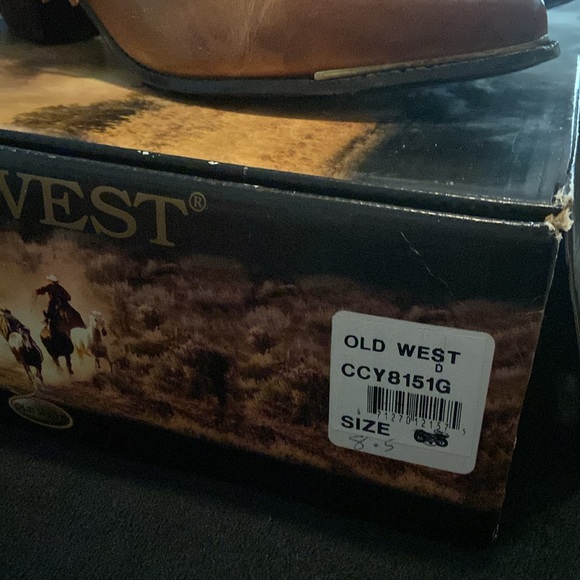 Oak Tree Farms Womens Brown Western Cowgirl Tassel Boots 2.5” Heels SZ 8.5 w/box - Picture 8 of 8